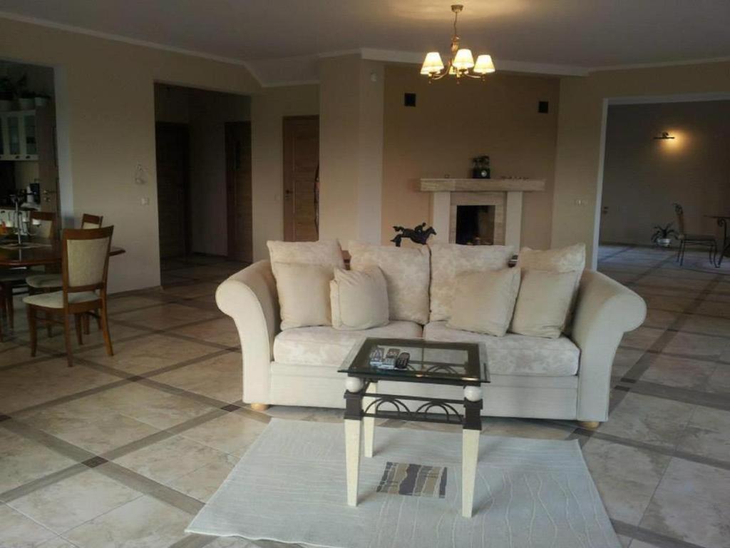 Villa Cheval Aukstadvaris Luaran gambar